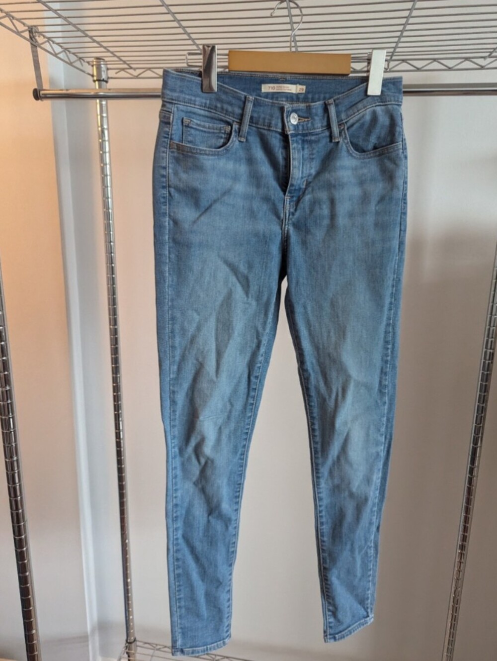 Levi's Classic Mid-Wash Blue Women's Jeans